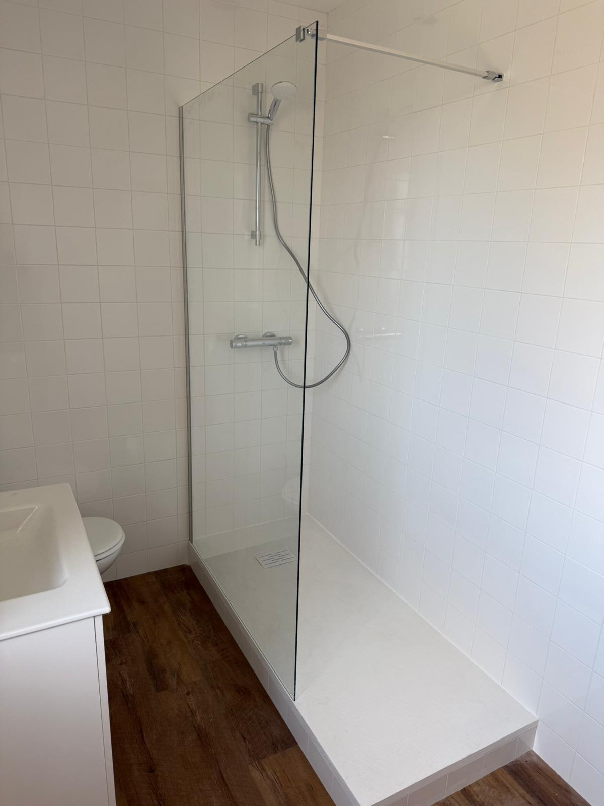 Douche italienne installation MC Plombier